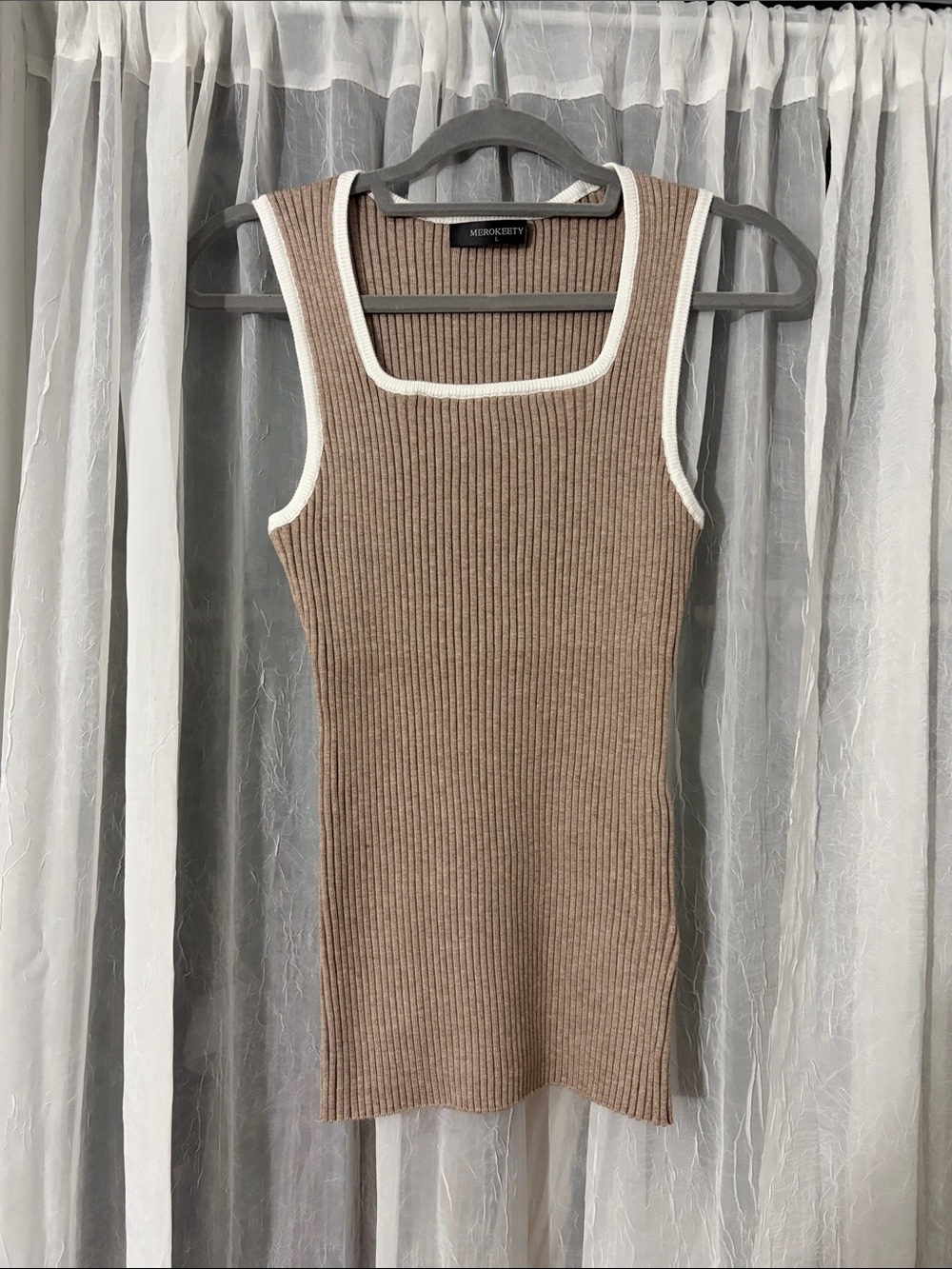 Merokeety Ribbed Square-Neck Tank with White Trim